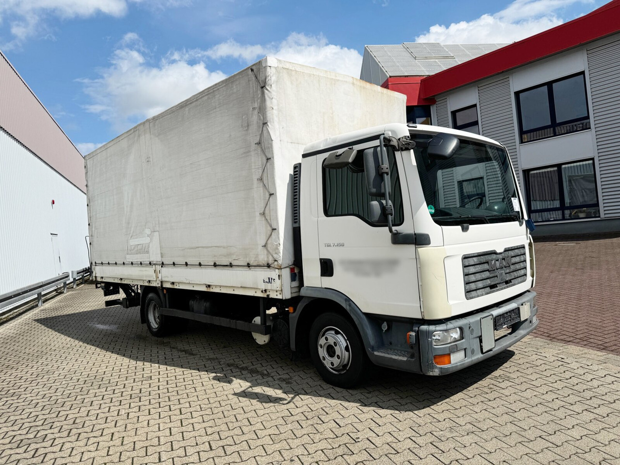 Truk flatbed MAN TGL 7.150 4x2 BB TGL 7.150 4x2 BB mit LBW MBB (BJ. 2019): gambar 8 Truk flatbed MAN TGL 7.150 4x2 BB TGL 7.150 4x2 BB mit LBW MBB (BJ. 2019): gambar 8