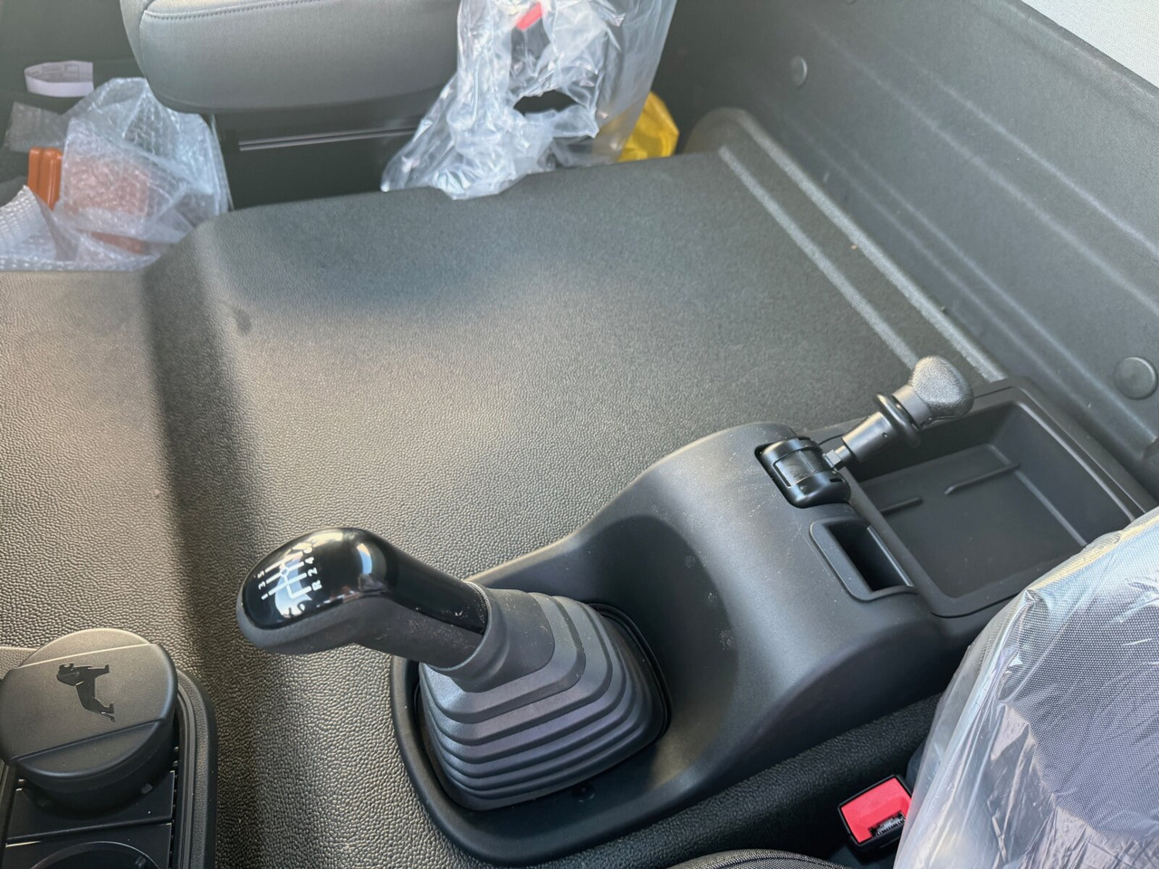 MAN TGL 8.190 4x2 BB CH TGL 8.190 4x2 BB CH, Nebenantrieb, 2x VORHANDEN - Truk sasis: gambar 3 MAN TGL 8.190 4x2 BB CH TGL 8.190 4x2 BB CH, Nebenantrieb, 2x VORHANDEN - Truk sasis: gambar 3