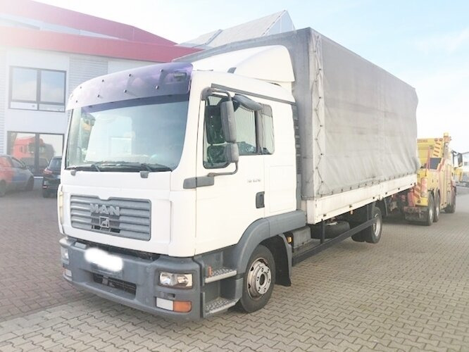 MAN TGL 8.210 BL 4x2 TGL 8.210 BL 4x2 mit LBW, Motorschaden! - Truk dengan terpal samping: gambar 2 MAN TGL 8.210 BL 4x2 TGL 8.210 BL 4x2 mit LBW, Motorschaden! - Truk dengan terpal samping: gambar 2
