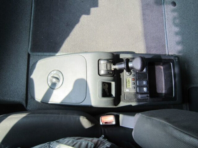 MAN TGM 12.280BL 4x2 - Truk pengangkut mobil: gambar 2 MAN TGM 12.280BL 4x2 - Truk pengangkut mobil: gambar 2