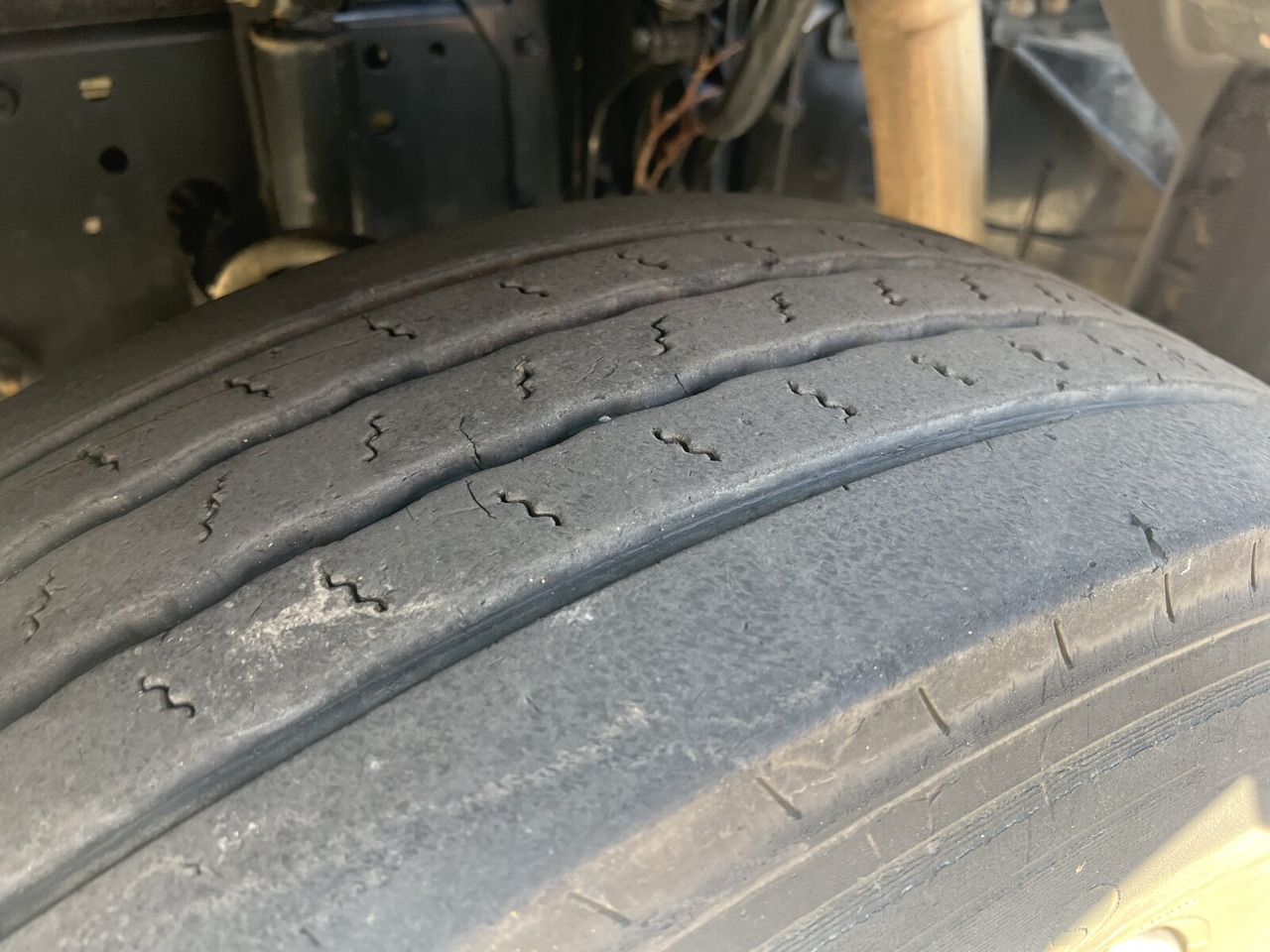 MAN TGM 18.320 4x2 BL TGM 18.320 4x2 BL, Hiab Tele-Absetzanlage, Funk - Truk skip loader: gambar 2 MAN TGM 18.320 4x2 BL TGM 18.320 4x2 BL, Hiab Tele-Absetzanlage, Funk - Truk skip loader: gambar 2