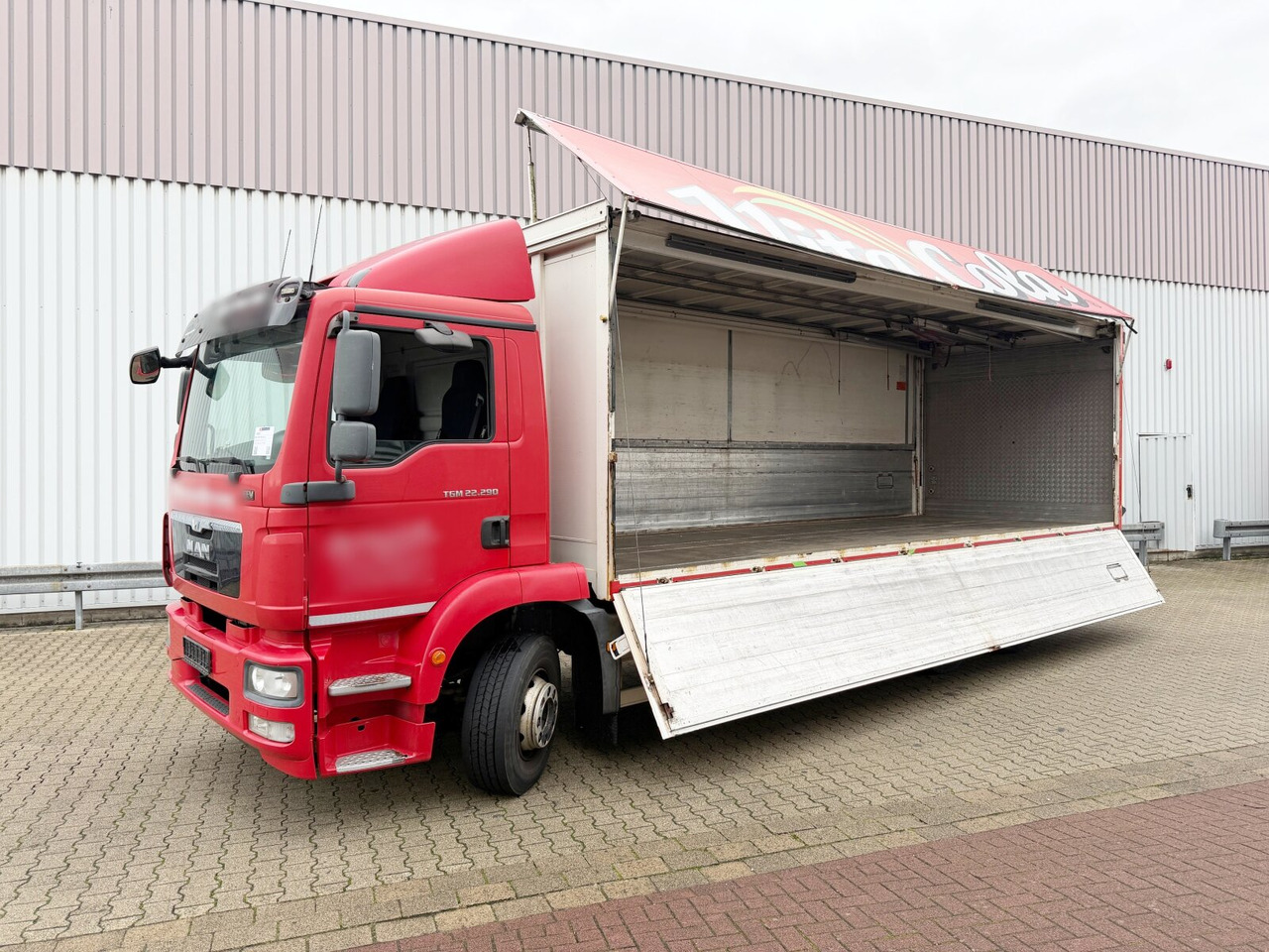 MAN TGM 22.290 6x2-4 LL TGM 22.290 6x2-4 LL, EEV, Lenkachse, 2x AHK, Getränkekoffer, LBW MBB - Truk box: gambar 1 MAN TGM 22.290 6x2-4 LL TGM 22.290 6x2-4 LL, EEV, Lenkachse, 2x AHK, Getränkekoffer, LBW MBB - Truk box: gambar 1