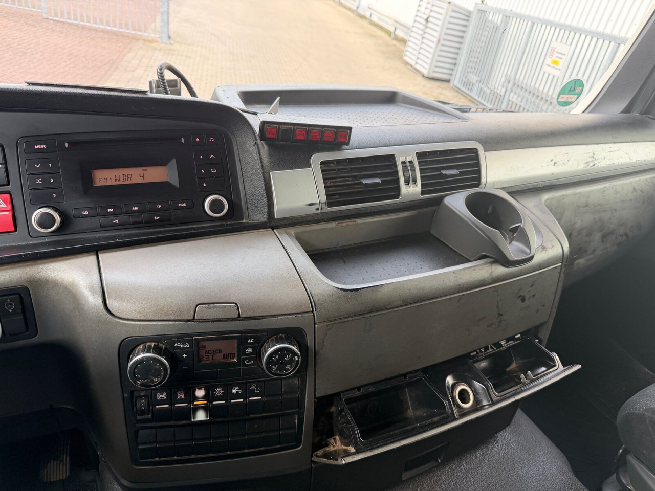 MAN TGS 18.360 4X2 BL TGS 18.360 4X2 BL, Hyva 10.45 S, Teleskopabrollanlage - Hook lift: gambar 5 MAN TGS 18.360 4X2 BL TGS 18.360 4X2 BL, Hyva 10.45 S, Teleskopabrollanlage - Hook lift: gambar 5