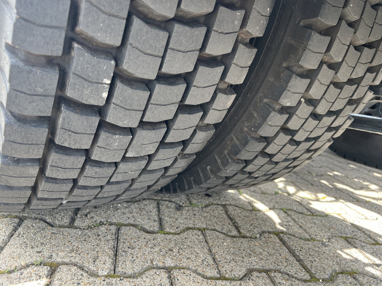 MAN TGS 26.320 6X2-4 BL TGS 26.320 6X2-4 BL, Lenk-/Liftachse, Rechtslenker, Export Only! - Truk sasis: gambar 5 MAN TGS 26.320 6X2-4 BL TGS 26.320 6X2-4 BL, Lenk-/Liftachse, Rechtslenker, Export Only! - Truk sasis: gambar 5