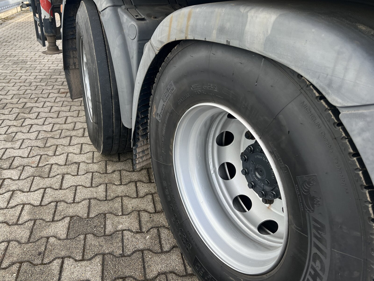 MAN TGS 26.400 6x2-4 LL TGS 26.400 6x2-4 LL, Navi, Lenk-/Liftachse, Heckkran Palfinger PK20001-K B, Funk - Truk derek, Truk flatbed: gambar 3 MAN TGS 26.400 6x2-4 LL TGS 26.400 6x2-4 LL, Navi, Lenk-/Liftachse, Heckkran Palfinger PK20001-K B, Funk - Truk derek, Truk flatbed: gambar 3