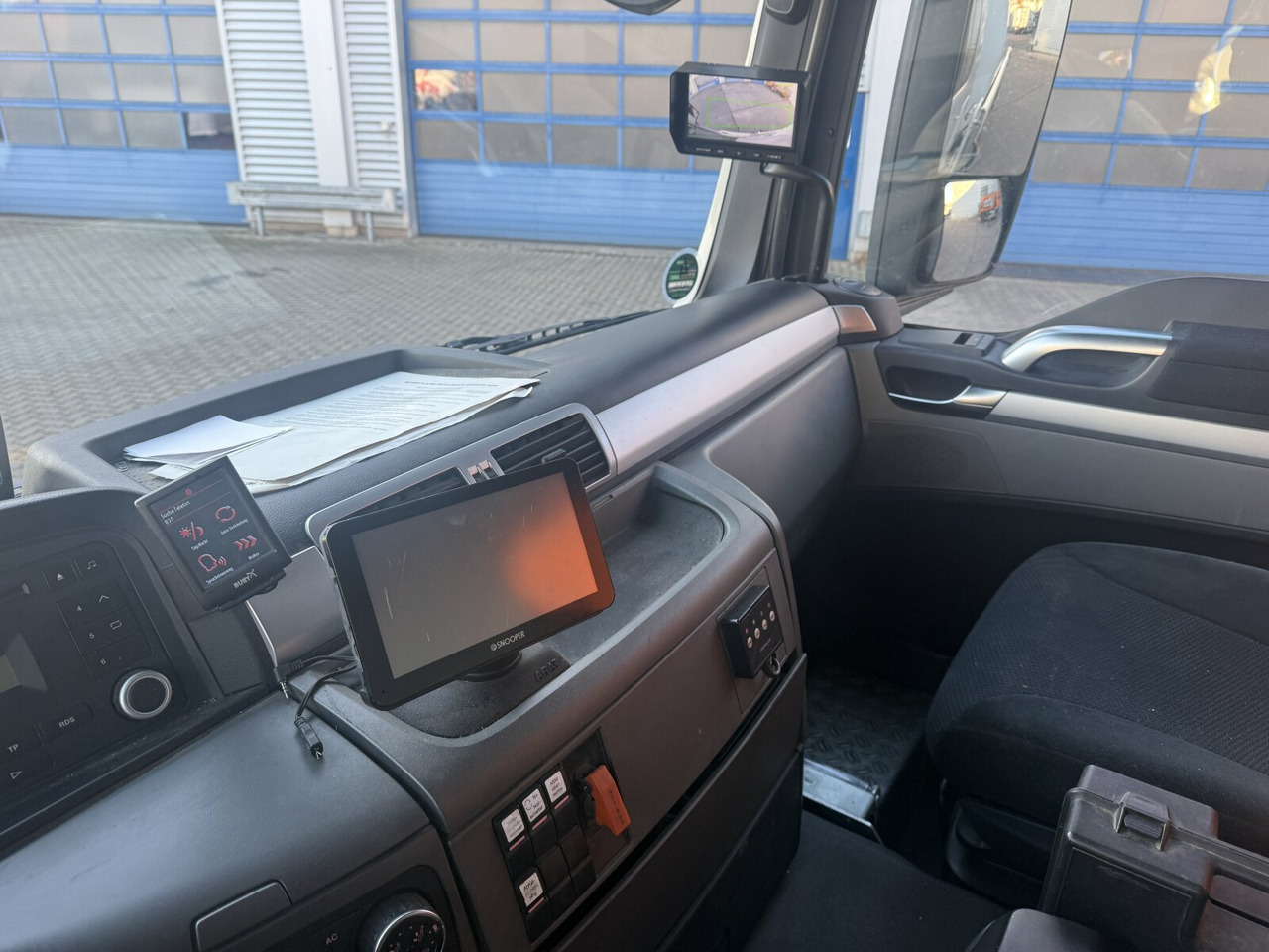 MAN TGS 26.440 6x2-4 BL TGS 26.440 6x2-4 BL, Lenk-/Liftachse, ADR, Esterer Tank ca. 20.340l, 3 Kammern - Truk tangki: gambar 5 MAN TGS 26.440 6x2-4 BL TGS 26.440 6x2-4 BL, Lenk-/Liftachse, ADR, Esterer Tank ca. 20.340l, 3 Kammern - Truk tangki: gambar 5