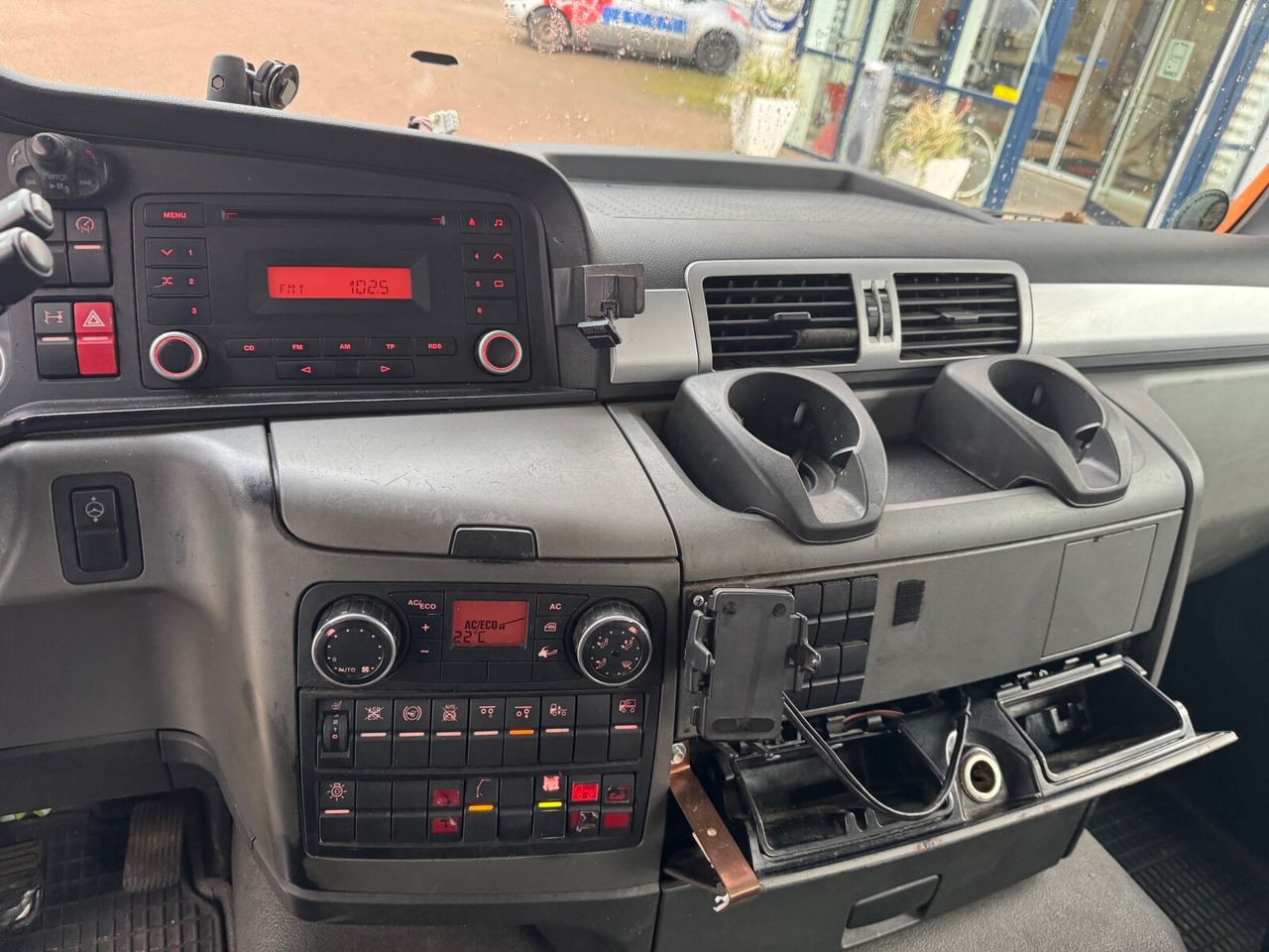 Leasing MAN TGS 26.440 6x2-4 BL TGS 26.440 6x2-4 BL, Lenk-/Liftachse, Krankabine, Kran Epsilon Q150Z96 MAN TGS 26.440 6x2-4 BL TGS 26.440 6x2-4 BL, Lenk-/Liftachse, Krankabine, Kran Epsilon Q150Z96: gambar 6 Leasing MAN TGS 26.440 6x2-4 BL TGS 26.440 6x2-4 BL, Lenk-/Liftachse, Krankabine, Kran Epsilon Q150Z96 MAN TGS 26.440 6x2-4 BL TGS 26.440 6x2-4 BL, Lenk-/Liftachse, Krankabine, Kran Epsilon Q150Z96: gambar 6