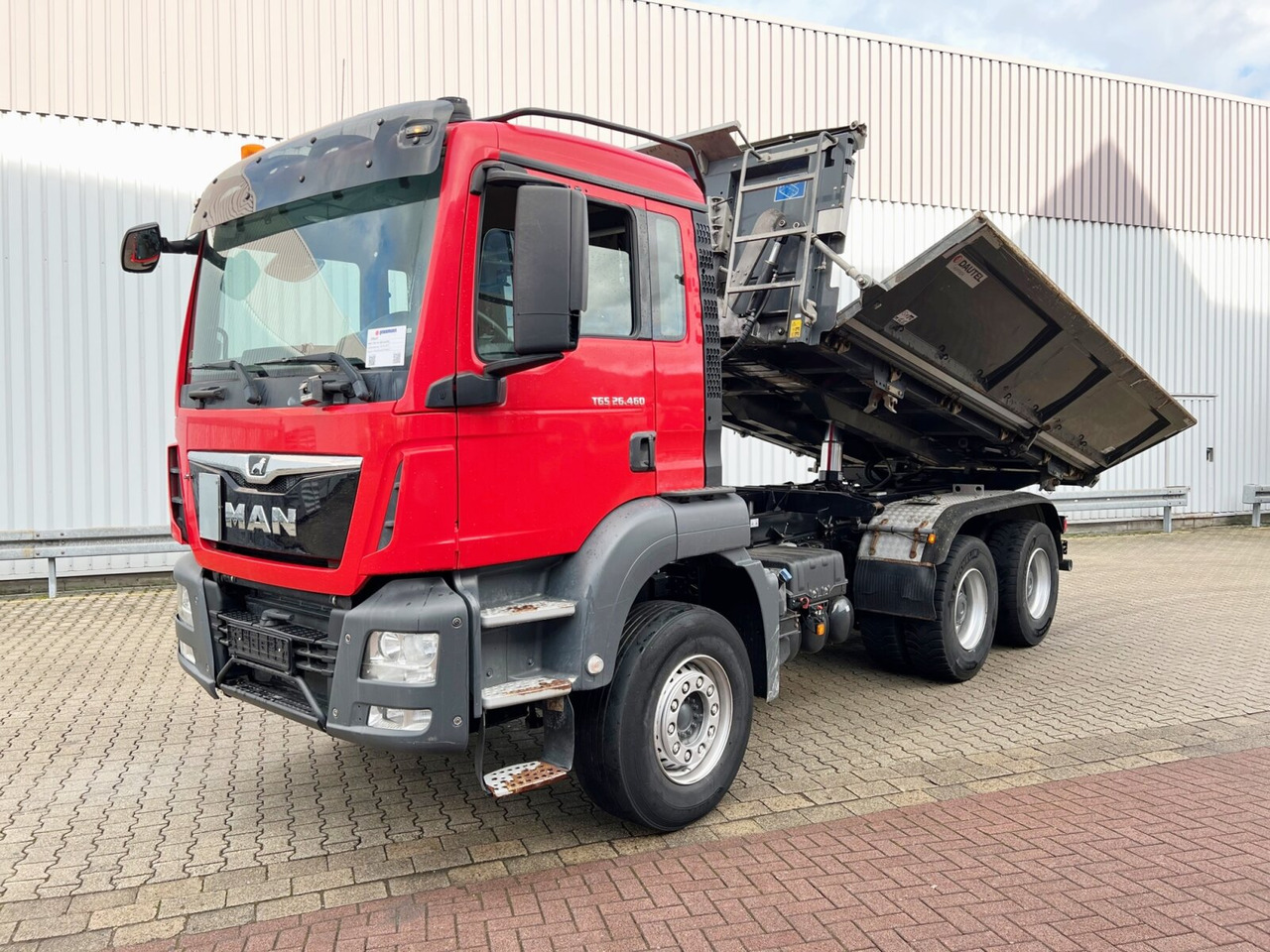 MAN TGS 26.460 6x4 BB TGS 26.460 6x4 BB, Intarder, Bordmatik - Truk jungkit: gambar 1 MAN TGS 26.460 6x4 BB TGS 26.460 6x4 BB, Intarder, Bordmatik - Truk jungkit: gambar 1