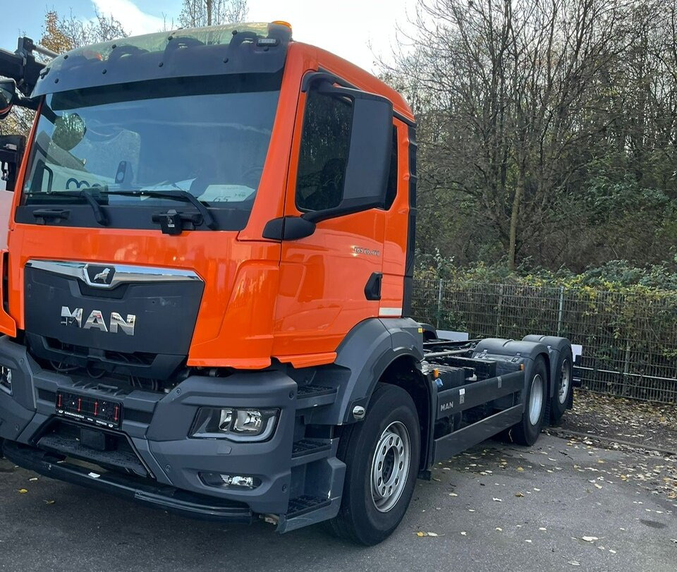 MAN TGS 26.470 6x2-4 BL CH TGS 26.470 6x2-4 BL CH, Lenk-/Liftachse, NMV - Truk sasis: gambar 2 MAN TGS 26.470 6x2-4 BL CH TGS 26.470 6x2-4 BL CH, Lenk-/Liftachse, NMV - Truk sasis: gambar 2