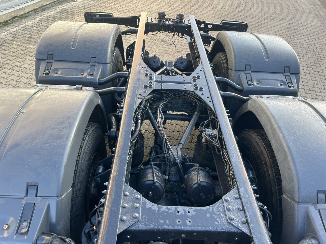 MAN TGS 26.500 6X6 BL TGS 26.500 6X6 BL, Intarder - Hook lift: gambar 2 MAN TGS 26.500 6X6 BL TGS 26.500 6X6 BL, Intarder - Hook lift: gambar 2