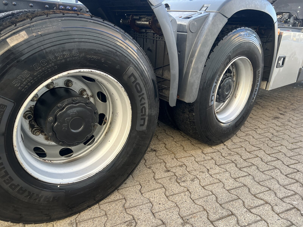 MAN TGS 26.500 6X6 BL TGS 26.500 6X6 BL, Intarder - Hook lift: gambar 4 MAN TGS 26.500 6X6 BL TGS 26.500 6X6 BL, Intarder - Hook lift: gambar 4