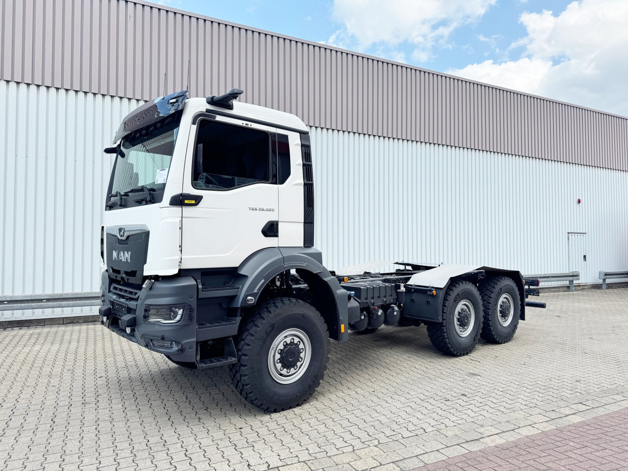 MAN TGS 26.520 6x6 BB TGS 26.520 6x6 BB, PriTarder, Navi, Optiview, Einzelbereifung - Truk sasis: gambar 1 MAN TGS 26.520 6x6 BB TGS 26.520 6x6 BB, PriTarder, Navi, Optiview, Einzelbereifung - Truk sasis: gambar 1