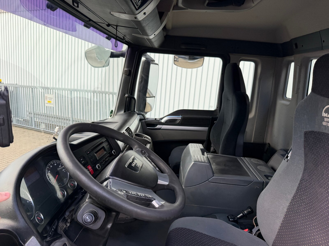 MAN TGS 26.540 6x4 BL TGS 26.540 6x4 BL, Intarder, Bordmatik - Truk jungkit: gambar 3 MAN TGS 26.540 6x4 BL TGS 26.540 6x4 BL, Intarder, Bordmatik - Truk jungkit: gambar 3