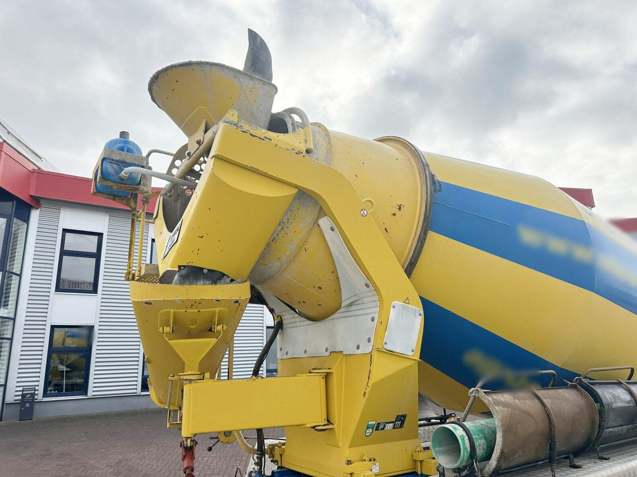 MAN TGS 32.400 8X4 BB TGS 32.400 8x4 BB, Stetter ca. 9m³ - Truk pengaduk beton: gambar 3 MAN TGS 32.400 8X4 BB TGS 32.400 8x4 BB, Stetter ca. 9m³ - Truk pengaduk beton: gambar 3