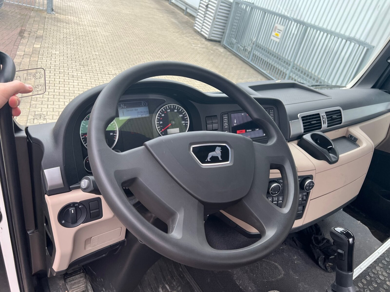 MAN TGS 33.360 6x4 BB TGS 33.360 6x4 BB, Häckslerkabine, NMV Nebenantrieb - Truk sasis: gambar 3 MAN TGS 33.360 6x4 BB TGS 33.360 6x4 BB, Häckslerkabine, NMV Nebenantrieb - Truk sasis: gambar 3