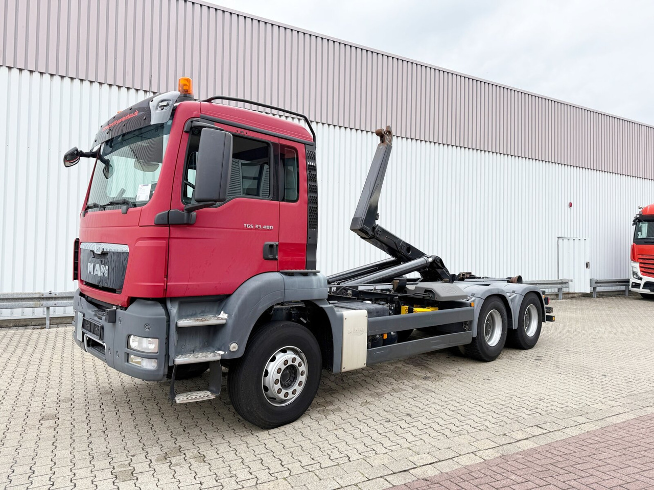 MAN TGS 33.400 6x4 BL TGS 33.400 6x4 BL, Navi - Hook lift: gambar 1 MAN TGS 33.400 6x4 BL TGS 33.400 6x4 BL, Navi - Hook lift: gambar 1