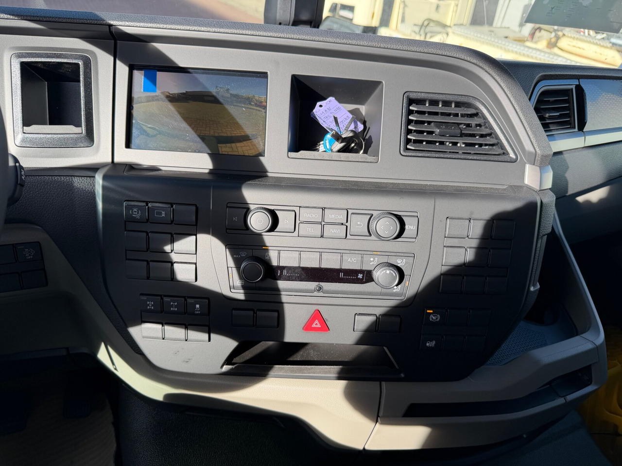 MAN TGS 33.480 6x4 BL CH TGS 33.480 6x4 BL CH, Nebenantrieb - Truk sasis: gambar 4 MAN TGS 33.480 6x4 BL CH TGS 33.480 6x4 BL CH, Nebenantrieb - Truk sasis: gambar 4