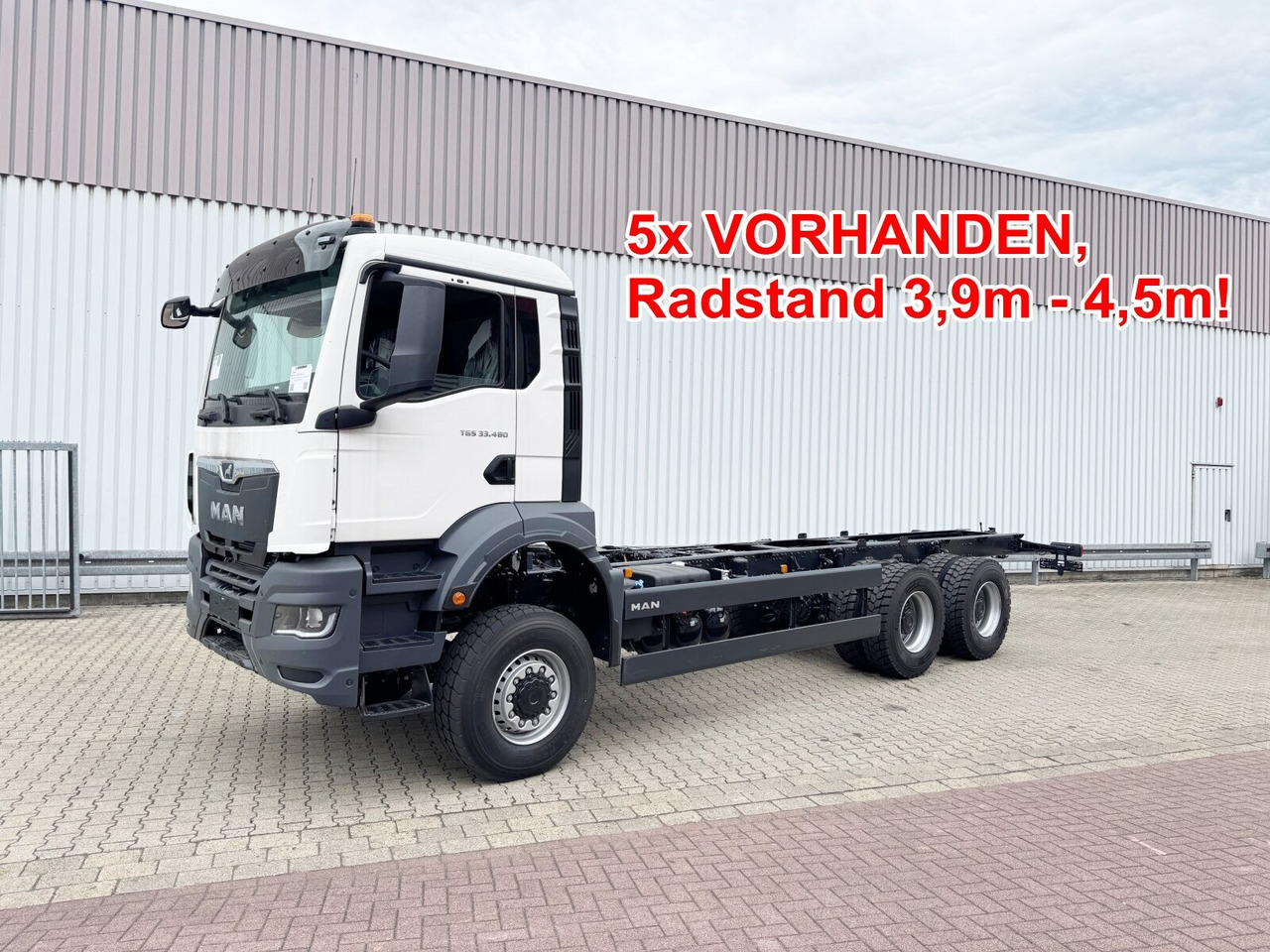 MAN TGS 33.480 6x6 BB CH TGS 33.480 6x6 BB CH, Hohe Bauart, Nebenantrieb - Truk sasis: gambar 1 MAN TGS 33.480 6x6 BB CH TGS 33.480 6x6 BB CH, Hohe Bauart, Nebenantrieb - Truk sasis: gambar 1