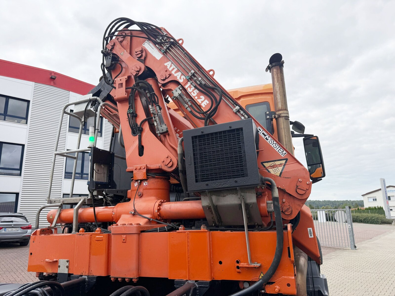 MAN TGS 35.440 8x4 BL TGS 35.440 8x4 BL, Meiller 19.62, Atlas Kran 135.2-A3, Funk - Hook lift, Truk derek: gambar 3 MAN TGS 35.440 8x4 BL TGS 35.440 8x4 BL, Meiller 19.62, Atlas Kran 135.2-A3, Funk - Hook lift, Truk derek: gambar 3