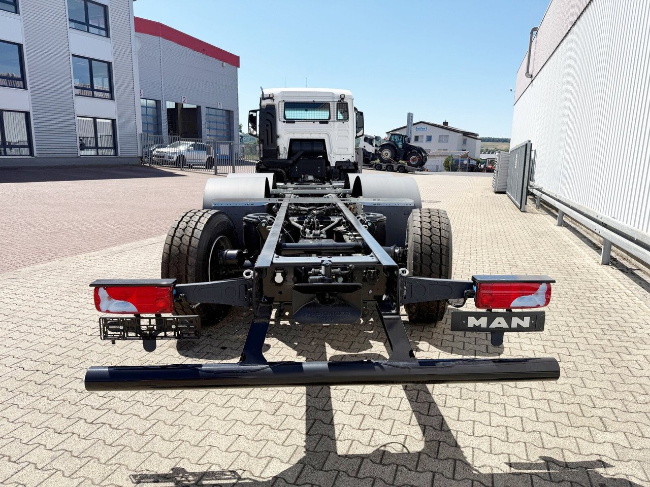 Hook lift baru MAN TGS 35.470 8x4-4 BL TGS 35.470 8x4-4 BL, Lenk-/Liftachse, Navi, Motorabtrieb: gambar 12