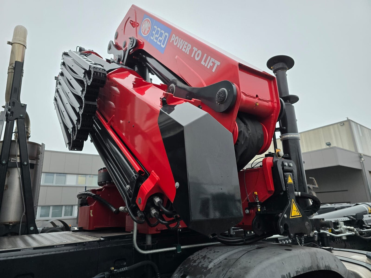 MAN TGS 35.480 8X4 BL TGS 35.480 8X4 BL, Intarder, Kran HMF 3220-K6, 4-fach Abstützung, Funk - Hook lift, Truk derek: gambar 5 MAN TGS 35.480 8X4 BL TGS 35.480 8X4 BL, Intarder, Kran HMF 3220-K6, 4-fach Abstützung, Funk - Hook lift, Truk derek: gambar 5