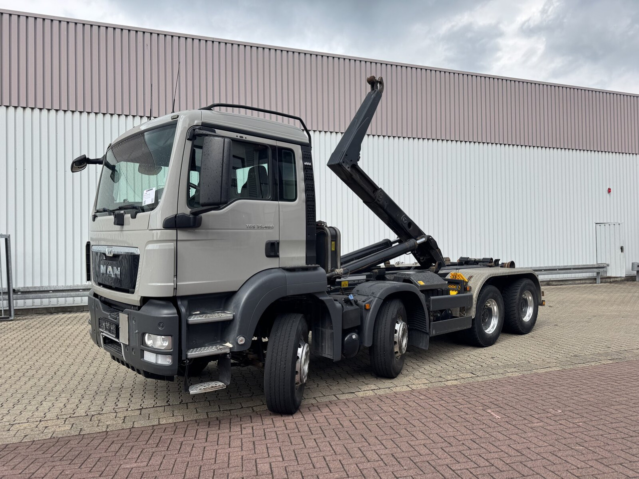 MAN TGS 35.480 8x4 BL TGS 35.480 8x4 BL, Meiller RK 30.62 bis 6,5 m Beh. - Hook lift: gambar 1 MAN TGS 35.480 8x4 BL TGS 35.480 8x4 BL, Meiller RK 30.62 bis 6,5 m Beh. - Hook lift: gambar 1