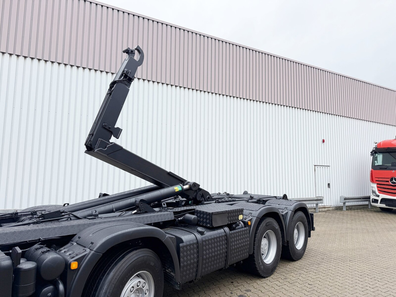 MAN TGS 35.480 8x4 BL TGS 35.480 8x4 BL, PriTarder, Navi - Hook lift: gambar 2 MAN TGS 35.480 8x4 BL TGS 35.480 8x4 BL, PriTarder, Navi - Hook lift: gambar 2