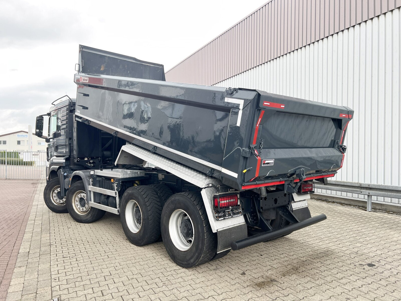 Tempat sampah MAN TGS 35.510 8x4 BL TGS 35.510 8x4 BL, Intarder, Stahlmulde ca. 13m³, hydr. Heckklappenöffnung: gambar 12