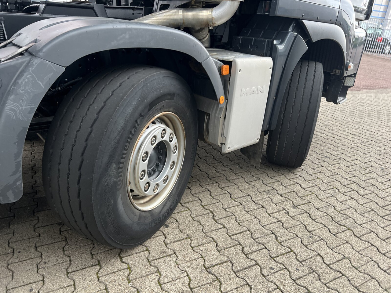 MAN TGS 35.510 8x4 BL TGS 35.510 8x4 BL, Intarder, Stahlmulde ca. 13m³, hydr. Heckklappenöffnung - Tempat sampah: gambar 4 MAN TGS 35.510 8x4 BL TGS 35.510 8x4 BL, Intarder, Stahlmulde ca. 13m³, hydr. Heckklappenöffnung - Tempat sampah: gambar 4