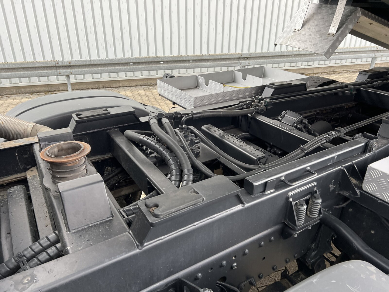 MAN TGS 35.510 8x4 BL TGS 35.510 8x4 BL, Intarder, Stahlmulde ca. 13m³, hydr. Heckklappenöffnung - Tempat sampah: gambar 2 MAN TGS 35.510 8x4 BL TGS 35.510 8x4 BL, Intarder, Stahlmulde ca. 13m³, hydr. Heckklappenöffnung - Tempat sampah: gambar 2
