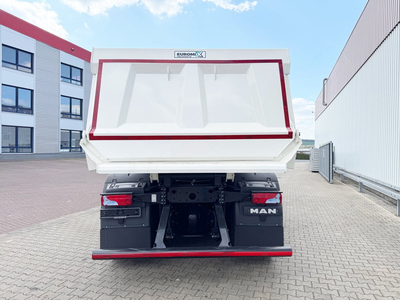 Truk sasis baru MAN TGS 41.440/480 8x4 BB TGS 41.440/480 8x4 BB, Mulde ca. 16m³ mit hydraulischer Heckklappe, mehrfach VORHANDEN: gambar 12