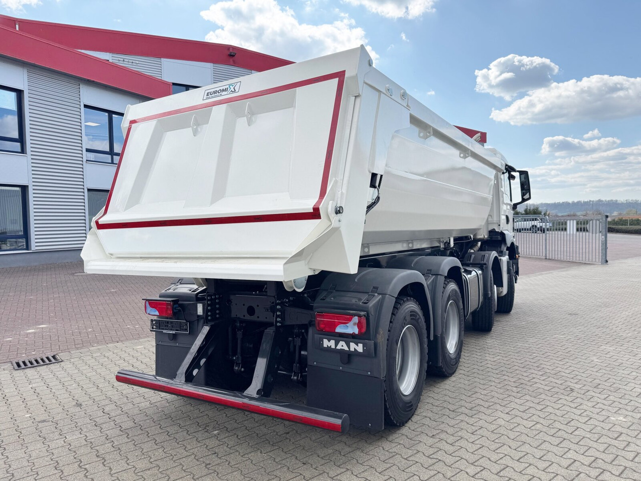 Truk sasis baru MAN TGS 41.440/480 8x4 BB TGS 41.440/480 8x4 BB, Mulde ca. 16m³ mit hydraulischer Heckklappe, mehrfach VORHANDEN: gambar 11