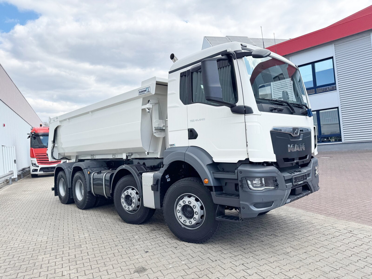Truk sasis baru MAN TGS 41.440/480 8x4 BB TGS 41.440/480 8x4 BB, Mulde ca. 16m³ mit hydraulischer Heckklappe, mehrfach VORHANDEN: gambar 10