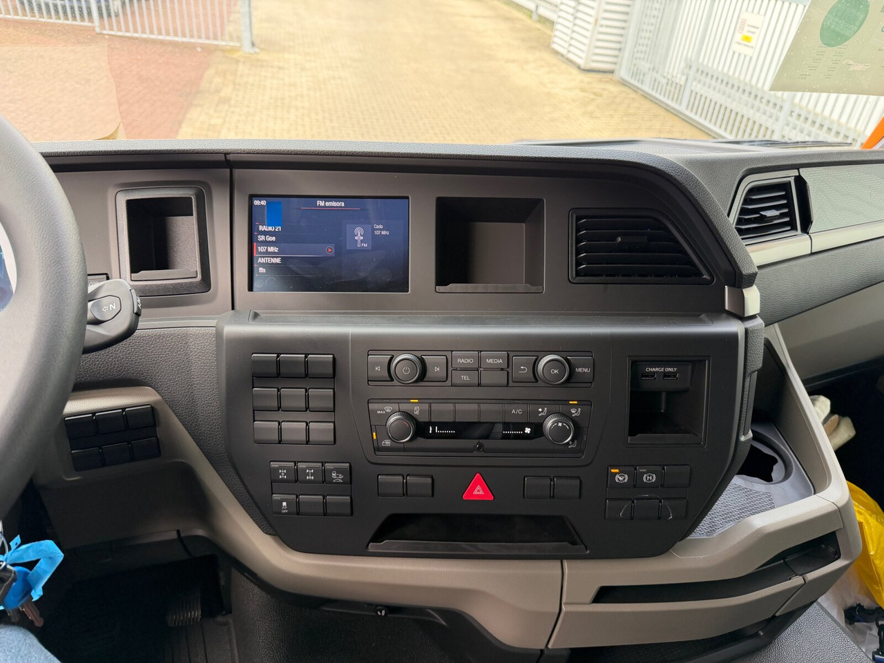 MAN TGS 41.440 8x4 BB CH TGS 41.440 8x4 BB CH, Retarder, MEHRFACH VORHANDEN! - Truk sasis: gambar 5 MAN TGS 41.440 8x4 BB CH TGS 41.440 8x4 BB CH, Retarder, MEHRFACH VORHANDEN! - Truk sasis: gambar 5