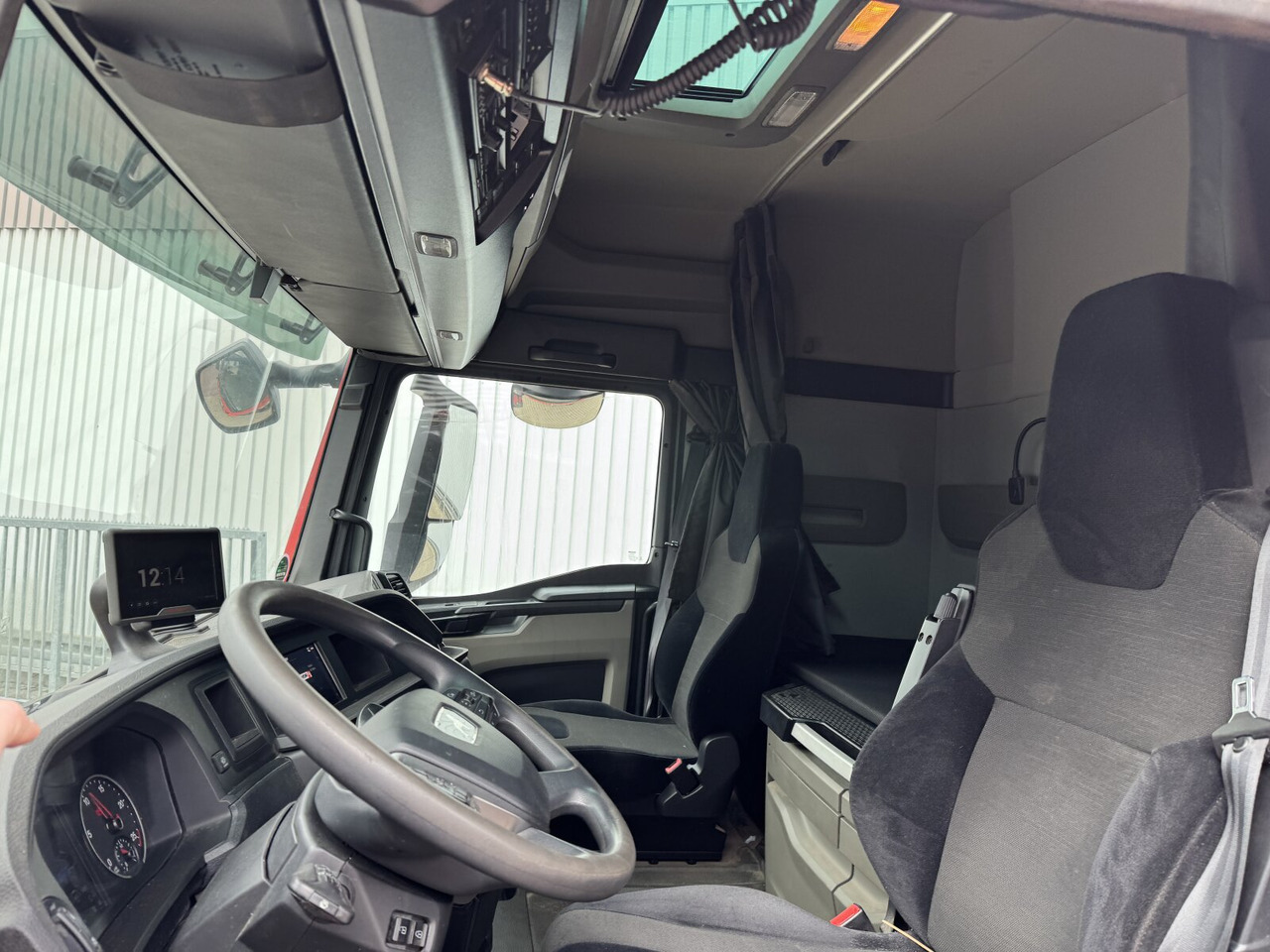 MAN TGX 26.470 6X2-4 BL TGX 26.470 6X2-4 BL, VDL 21-S 6200 Abrollkipper bis 7 m, , Lenk-/Liftachse, XLX-Fahrerhaus, Funk - Hook lift: gambar 3 MAN TGX 26.470 6X2-4 BL TGX 26.470 6X2-4 BL, VDL 21-S 6200 Abrollkipper bis 7 m, , Lenk-/Liftachse, XLX-Fahrerhaus, Funk - Hook lift: gambar 3