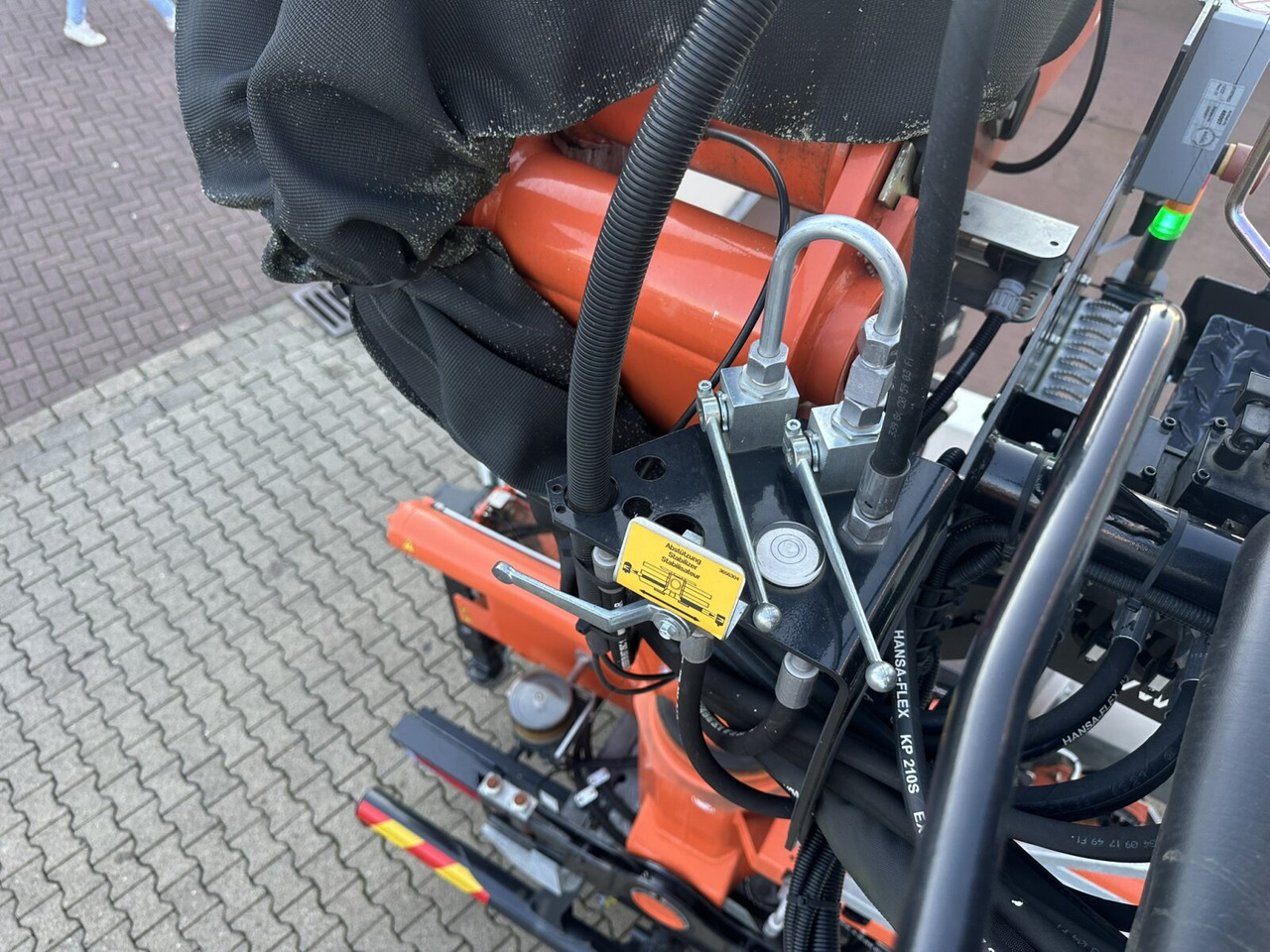 MAN TGX 26.470 6x2-4 BL TGX 26.470 6x2-4 BL, Lenk-/Liftachse, Retarder, Navi, Heckkran Atlas AK 170.2-A2 - Truk derek, Truk flatbed: gambar 3 MAN TGX 26.470 6x2-4 BL TGX 26.470 6x2-4 BL, Lenk-/Liftachse, Retarder, Navi, Heckkran Atlas AK 170.2-A2 - Truk derek, Truk flatbed: gambar 3