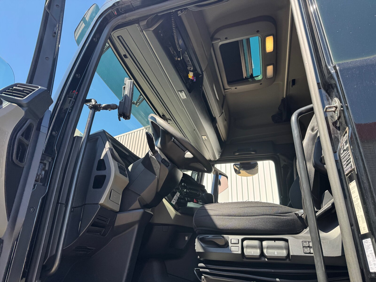 MAN TGX 26.510 6X2-4 BL TGX 26.510 6X2-4 BL, Lenk-/Liftachse, Funk - Hook lift: gambar 4 MAN TGX 26.510 6X2-4 BL TGX 26.510 6X2-4 BL, Lenk-/Liftachse, Funk - Hook lift: gambar 4