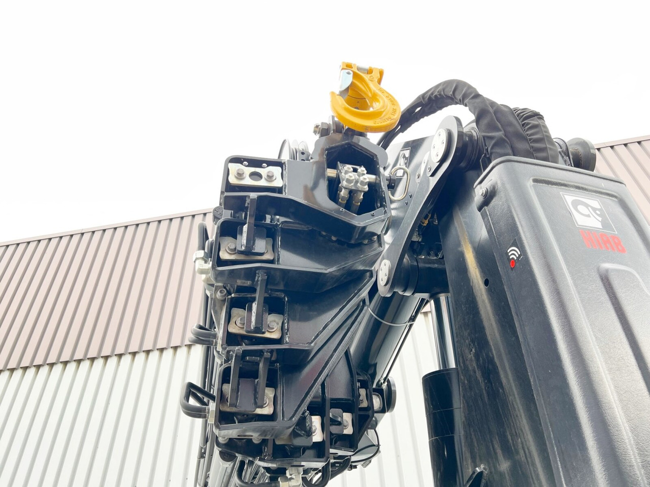 MAN TGX 26.510 6x2-4 LL CH TGX 26.510 6x2-4 LL, Kran Hiab X-HiPro 548 E-8, Lenk-/Liftachse, TwistLock 20Fuß, Funk, Retarder - Truk derek, Truk flatbed: gambar 5 MAN TGX 26.510 6x2-4 LL CH TGX 26.510 6x2-4 LL, Kran Hiab X-HiPro 548 E-8, Lenk-/Liftachse, TwistLock 20Fuß, Funk, Retarder - Truk derek, Truk flatbed: gambar 5