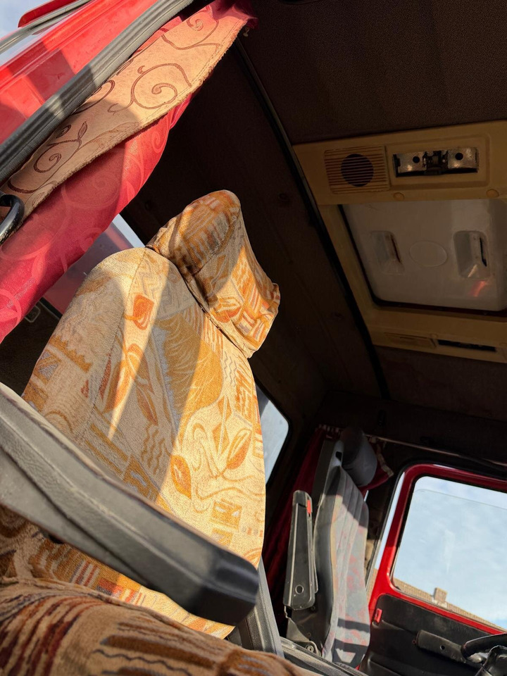 Mercedes-Benz - 2628 6 x 4 - Truk jungkit: gambar 5 Mercedes-Benz - 2628 6 x 4 - Truk jungkit: gambar 5