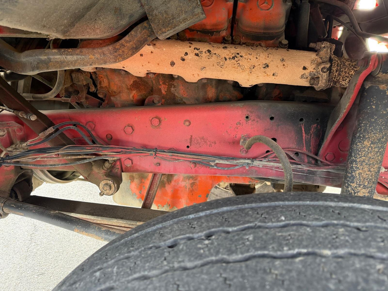 Mercedes-Benz - 2628 6 x 4 - Truk jungkit: gambar 3 Mercedes-Benz - 2628 6 x 4 - Truk jungkit: gambar 3