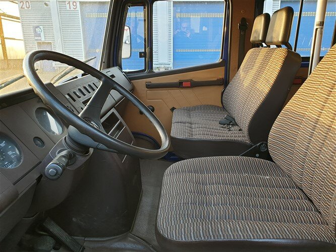 Mercedes-Benz 508 D 4x2 Doka 508 D 4x2 Doka, EX-THW - Truk dengan terpal samping: gambar 2 Mercedes-Benz 508 D 4x2 Doka 508 D 4x2 Doka, EX-THW - Truk dengan terpal samping: gambar 2