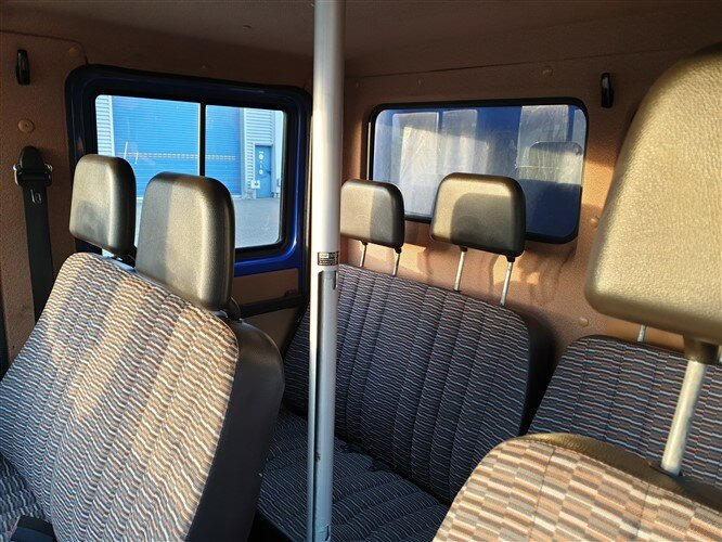 Mercedes-Benz 508 D 4x2 Doka 508 D 4x2 Doka, EX-THW - Truk dengan terpal samping: gambar 4 Mercedes-Benz 508 D 4x2 Doka 508 D 4x2 Doka, EX-THW - Truk dengan terpal samping: gambar 4