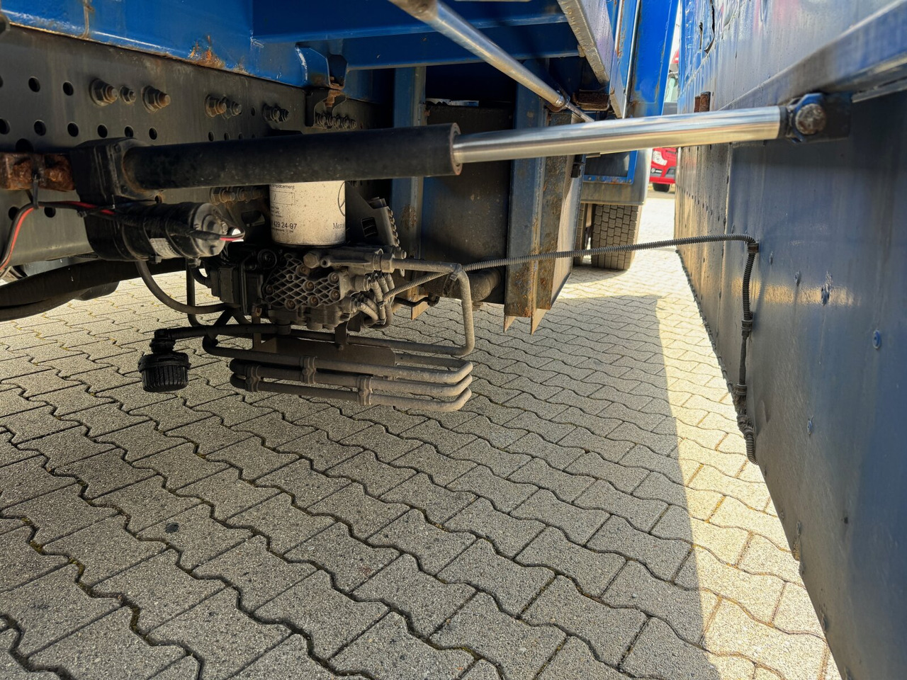 Mercedes-Benz Actros 1836 L 4x2 Actros 1836 L 4x2, Glastransporter, Heckkran Palfinger Pk 12002-EH, Funk - Truk derek: gambar 2 Mercedes-Benz Actros 1836 L 4x2 Actros 1836 L 4x2, Glastransporter, Heckkran Palfinger Pk 12002-EH, Funk - Truk derek: gambar 2