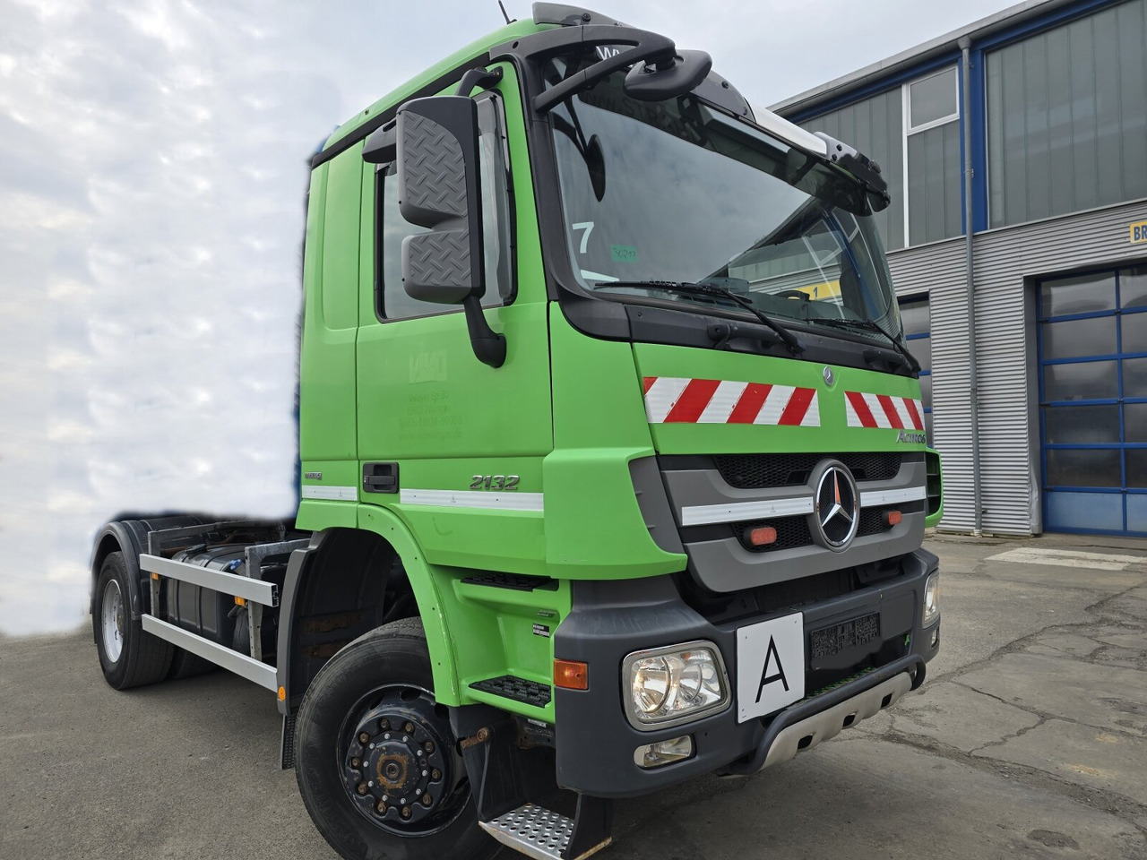 Mercedes-Benz Actros 2032 LA 4x4 Actros 2032 LA 4x4/ Rdstand 3.600 mm - Truk sasis: gambar 1 Mercedes-Benz Actros 2032 LA 4x4 Actros 2032 LA 4x4/ Rdstand 3.600 mm - Truk sasis: gambar 1