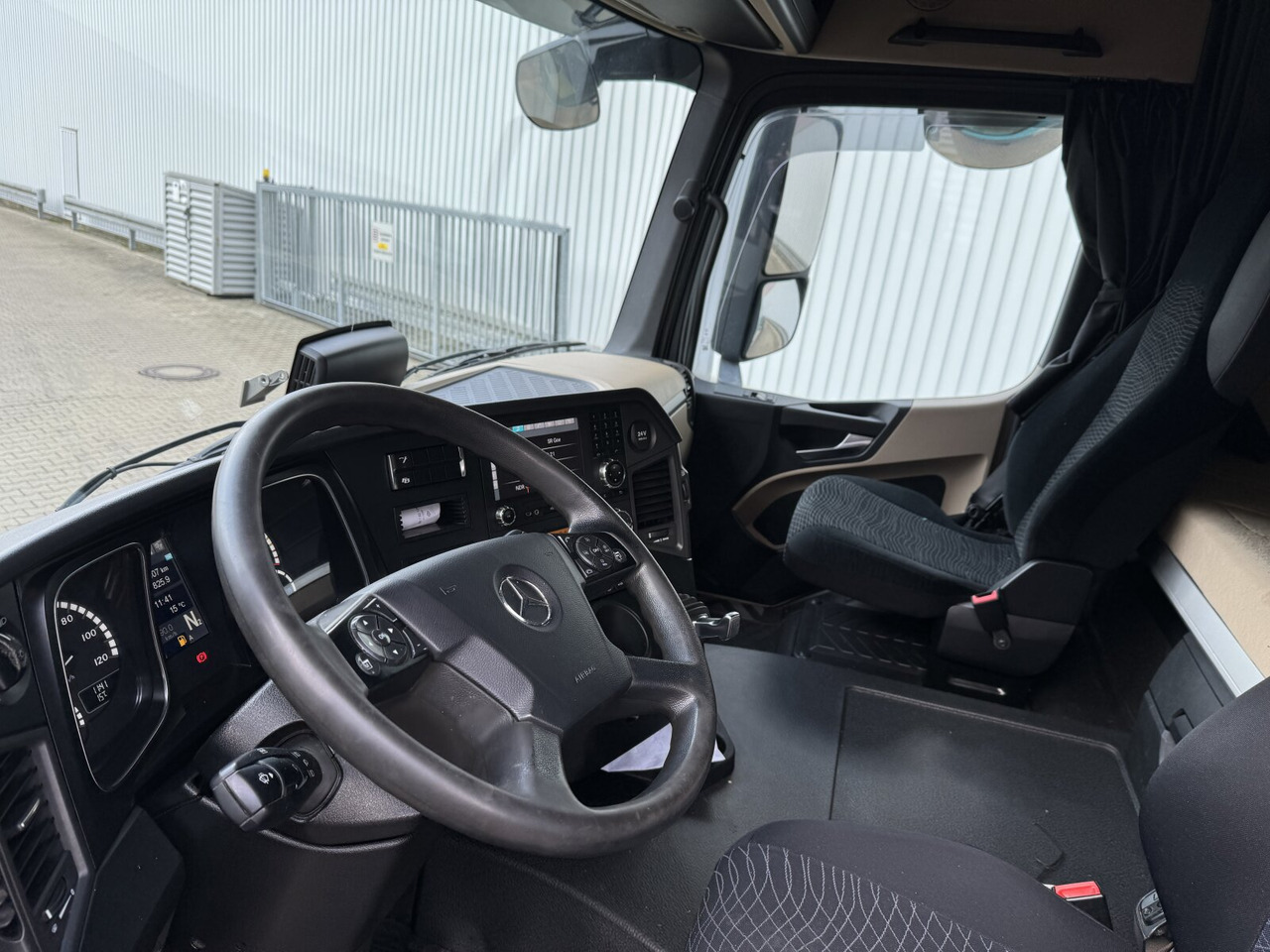 Mercedes-Benz Actros 2545 L 6x2 Actros 2545 L 6x2/46, Retarder, Lenk-/Liftachse, StreamSpace, Navi - Hook lift: gambar 3 Mercedes-Benz Actros 2545 L 6x2 Actros 2545 L 6x2/46, Retarder, Lenk-/Liftachse, StreamSpace, Navi - Hook lift: gambar 3