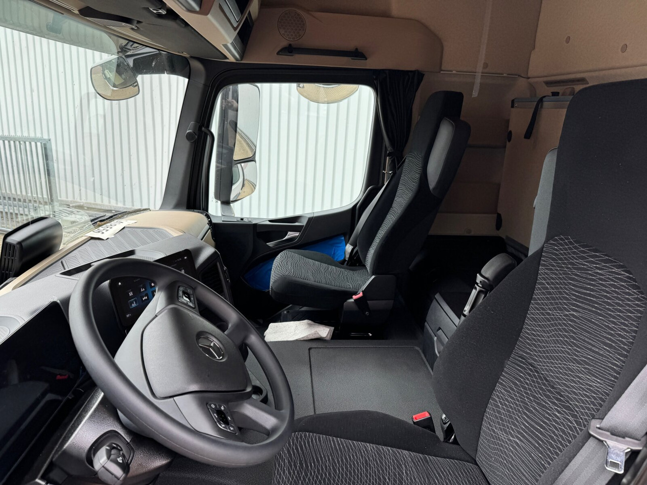 Mercedes-Benz Actros 2545 L 6x2 Actros 2545 L 6x2, Lenk-/Liftachse, StreamSpace, MultimediaCockpit - Truk sasis: gambar 2 Mercedes-Benz Actros 2545 L 6x2 Actros 2545 L 6x2, Lenk-/Liftachse, StreamSpace, MultimediaCockpit - Truk sasis: gambar 2