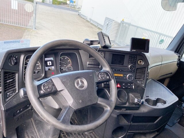 Mercedes-Benz Actros 2545 L 6x2 Actros 2545 L 6x2, StreamSpace, Liftachse, Bi-Xenon - Truk sasis: gambar 3 Mercedes-Benz Actros 2545 L 6x2 Actros 2545 L 6x2, StreamSpace, Liftachse, Bi-Xenon - Truk sasis: gambar 3