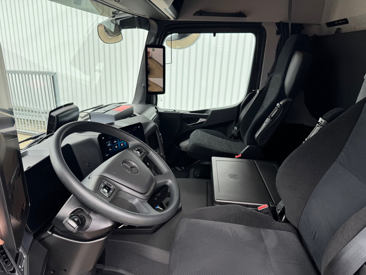 Mercedes-Benz Actros 2546 L 6x2 Actros 2546 L 6x2, Retarder, Lenk-/Lift, LED, Navi, ADR, MirrorCam, MultimediaCockpit - Truk sasis: gambar 2 Mercedes-Benz Actros 2546 L 6x2 Actros 2546 L 6x2, Retarder, Lenk-/Lift, LED, Navi, ADR, MirrorCam, MultimediaCockpit - Truk sasis: gambar 2