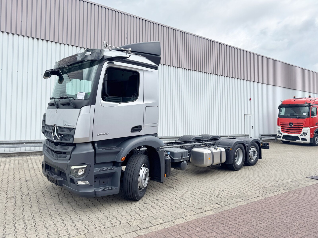 Mercedes-Benz Actros 2546 L 6x2 Actros 2546 L 6x2, Retarder, Lenk-/Lift, LED, Navi, ADR, MirrorCam, MultimediaCockpit - Truk sasis: gambar 1 Mercedes-Benz Actros 2546 L 6x2 Actros 2546 L 6x2, Retarder, Lenk-/Lift, LED, Navi, ADR, MirrorCam, MultimediaCockpit - Truk sasis: gambar 1
