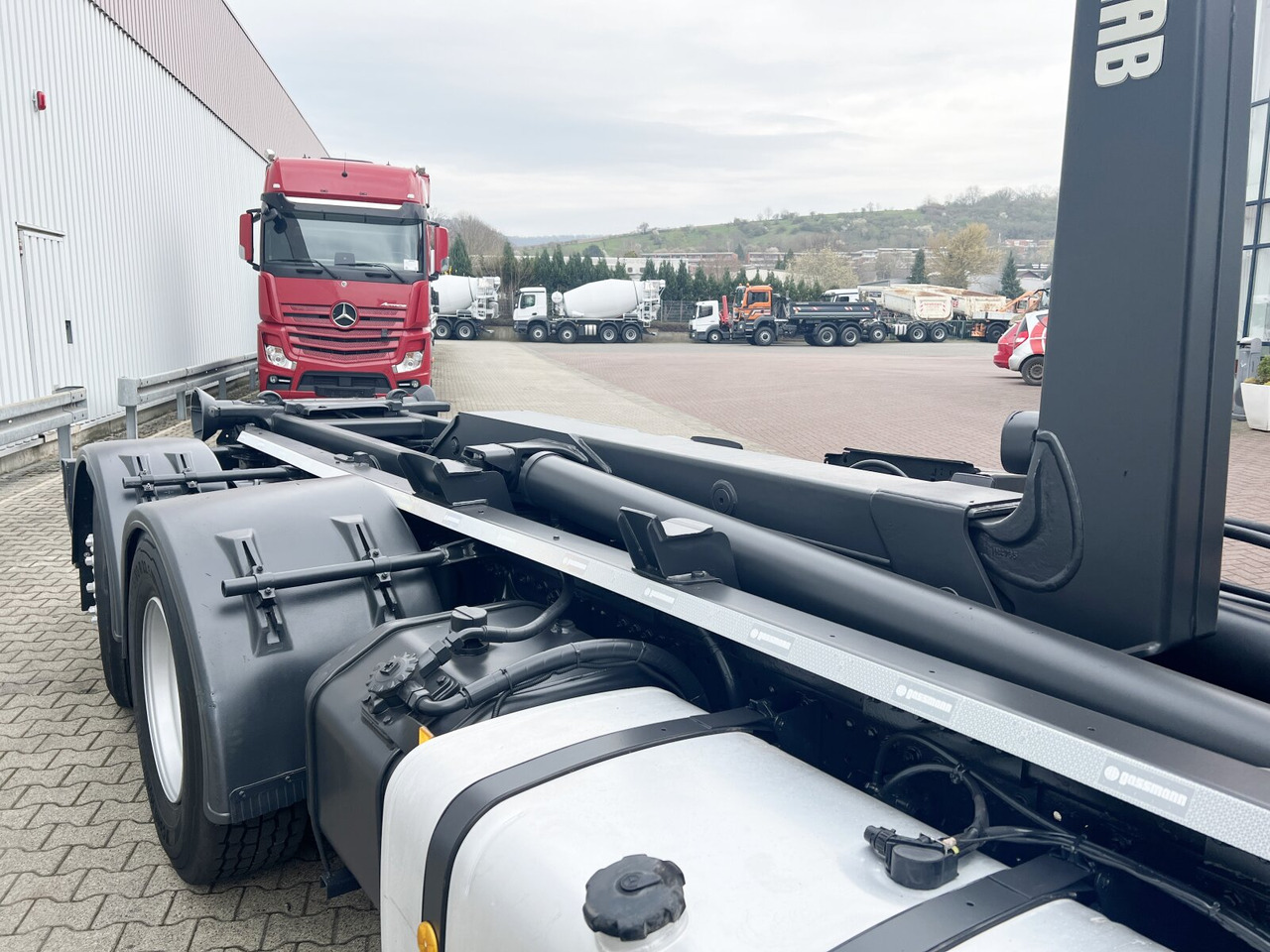 Mercedes-Benz Actros 2546 L 6x2 NLA Actros 2546 L 6x2/45 NLA, Retarder, Lift-/Lenkachse - Hook lift: gambar 2 Mercedes-Benz Actros 2546 L 6x2 NLA Actros 2546 L 6x2/45 NLA, Retarder, Lift-/Lenkachse - Hook lift: gambar 2